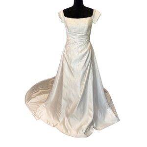 San Patrick Carolina Wedding Dress Ivory‎ Satin Beaded A-Line Cap Sleeve Sz 4–6